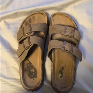 They are sort ofLike Birkenstocks